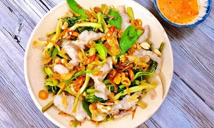 Gỏi Chân Gà Rút Xương Xoài Xanh