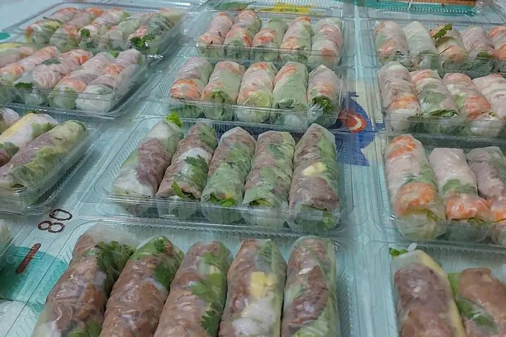 Review Quán Gỏi Cuốn Tôm Thịt 64 Vũ Trọng Phụng Hà Nội