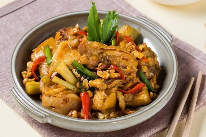 Gà Hon Đậu Phộng: Công Thức Chuẩn Vị Miền Trung Từ A-z
