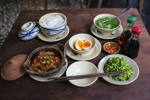 Cẩm Nang Học Nấu Ăn Gia Đình: Từ Cơ Bản Đến Nâng Cao