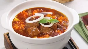 Hướng Dẫn Chi Tiết Cách Nấu Sốt Vang Đậm Đà, Thơm Ngon Tại Nhà