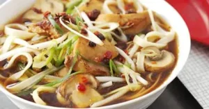 Hướng Dẫn Chi Tiết Cách Làm Mì Gà Cay Chua Tại Nhà