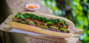 Cách Làm Bánh Mì Việt Nam Chuẩn Vị Hội An: Bí Quyết Từ Gạo Đến Nhân