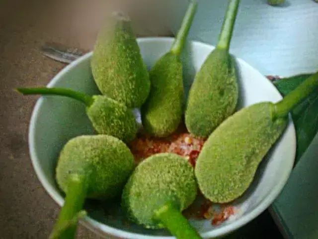 Khóm Mít Chấm Muối Ớt: Hướng Dẫn Toàn Tập Từ Chọn Nguyên Liệu Đến Thưởng Thức