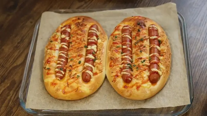 Làm Bánh Mì Xúc Xích