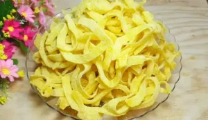 Làm Mứt Dừa Màu Vàng Từ Nghệ