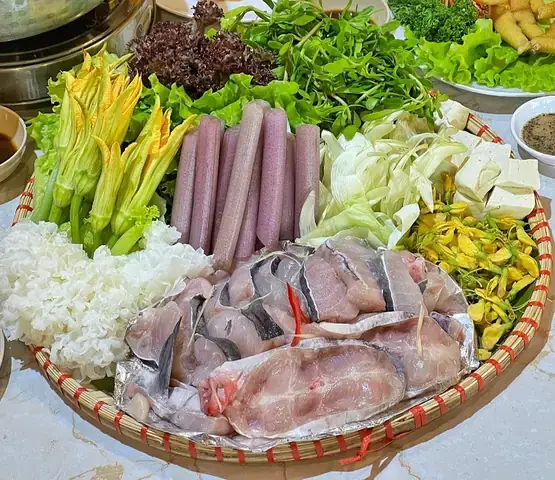 Hướng Dẫn Chi Tiết Cách Nấu Lẩu Cá Lăng Thập Cẩm Thơm Ngon, Đậm Đà Tại Nhà