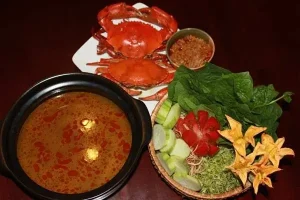 Rau Gì Ăn Kèm Lẩu Cua Biển Ngon Nhất? Bí Quyết Cân Bằng Vị