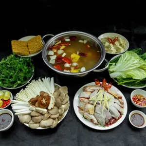 Lẩu Gà Ngải Cứu Thuốc Bắc