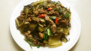 Hướng Dẫn Chi Tiết Cách Làm Lòng Gà Xào Dưa Chua Thơm Ngon, Dễ Thực Hiện