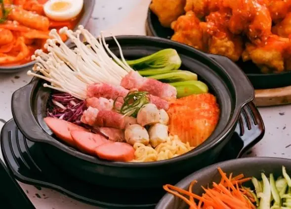 Hướng Dẫn Làm Mì Cay Hàn Quốc Phô Mai Tại Nhà Đúng Điệu