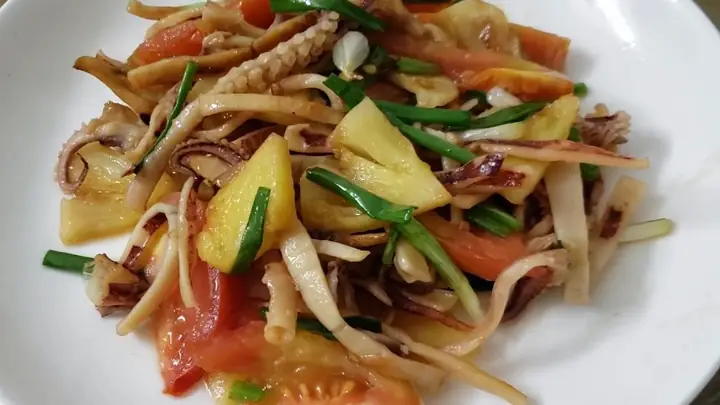 Món Mực Khô Xào Dứa