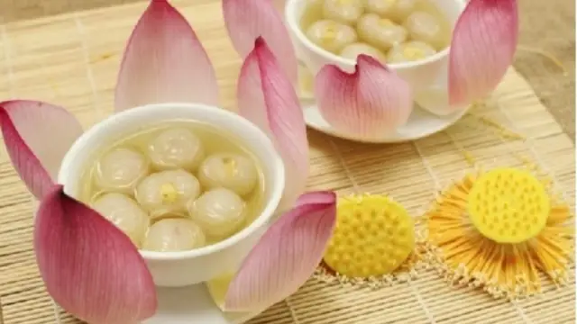 Cách Làm Chè Hạt Sen Long Nhãn Thanh Mát Chuẩn Vị