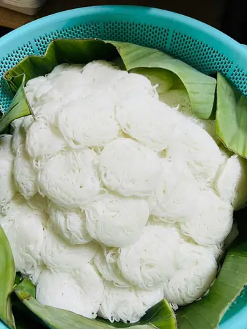Top 10 Địa Điểm Mua Bún Lá Sài Gòn Ngon, Rẻ, Uy Tín