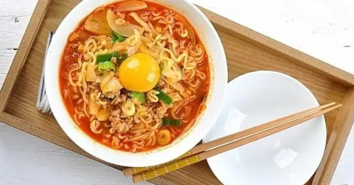Nấu Mì Tôm Bằng Lò Vi Sóng
