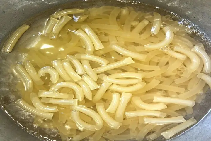 Nui Luộc Bao Nhiêu Calo? Bí Quyết Ăn Không Béo