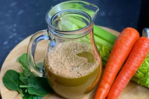 Nước Ép Cải Bó Xôi Và Cà Rốt