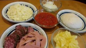 Cách Nướng Pizza Bằng Lò Vi Sóng Tại Nhà Đơn Giản