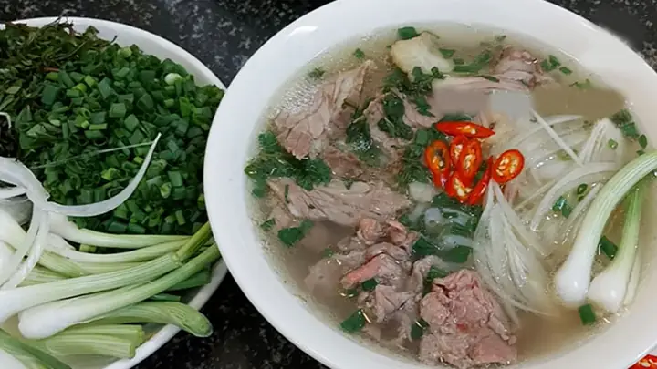 Phở Bò Tái Gầu Là Gì