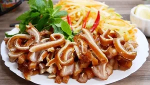 Tai Heo Rim Nuoc Mam