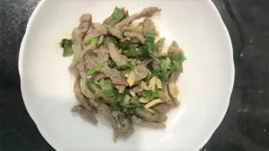 Thịt Bò Xào La Lốt: Tác Dụng Và Ai Nên Ăn?