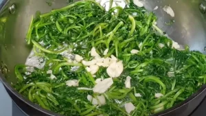 Thịt Bò Xào Rau Cải Xoong