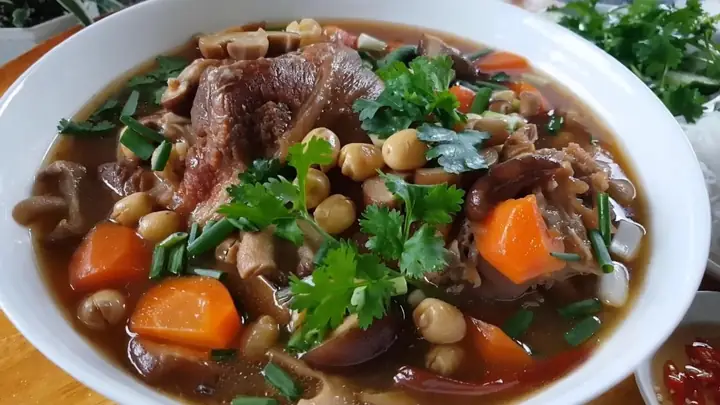 Thịt Heo Hầm Hạt Sen Thịt Heo Hầm Hạt Sen