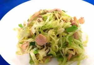 Ức Gà Xào Bắp Cải