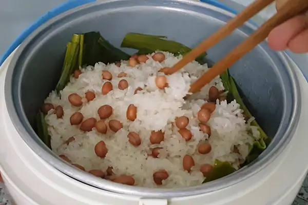 Xoi Dau Phong Bang Noi Com Dien